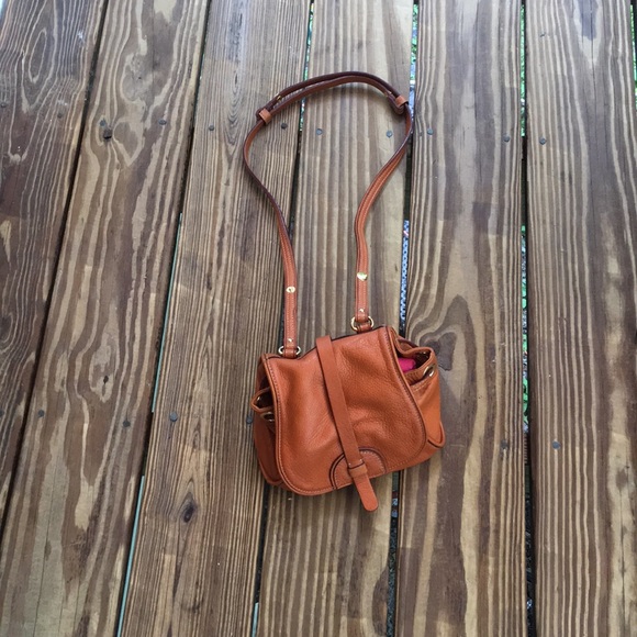 Isaac Mizrahi Handbags - Small Isaac Mizrahi Cinch bag. Crossbody